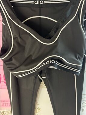 ALO Yoga Black Active Set with White Contrast Piping